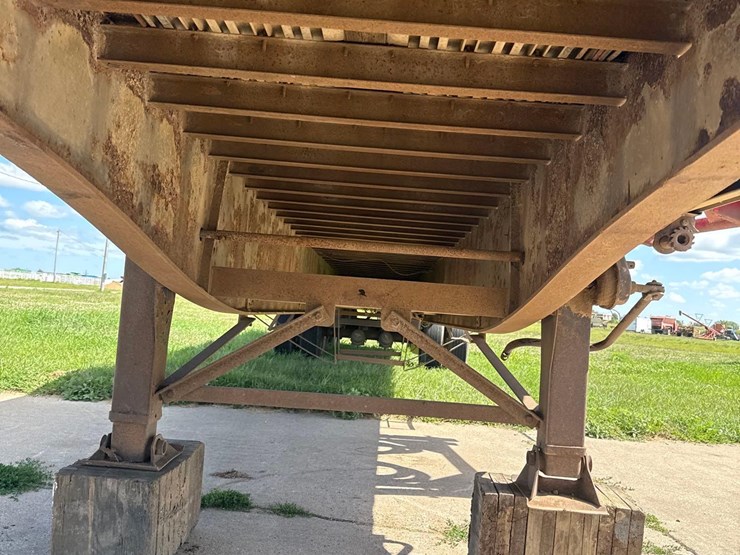 2000-utility-97-1/2-inch-x-48ft-spread-axle-flatbed-semi-trailer-image-31
