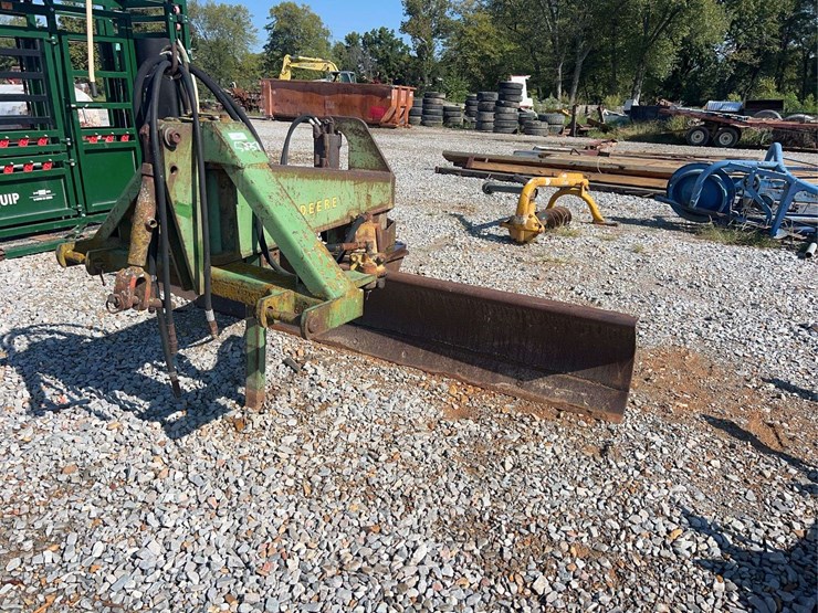 john-deere-10-image-2