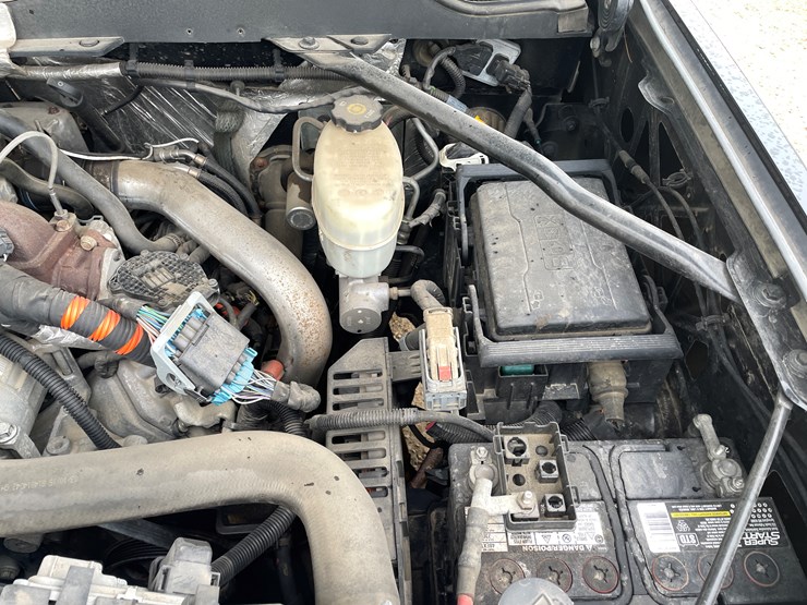 #112-•-2015-chevy-2500-diesel-4x4-pickup-(has-wi-title)-image-35