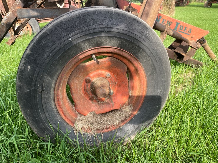#5478-•-new-idea-pto-driven-buzz-saw-image-12