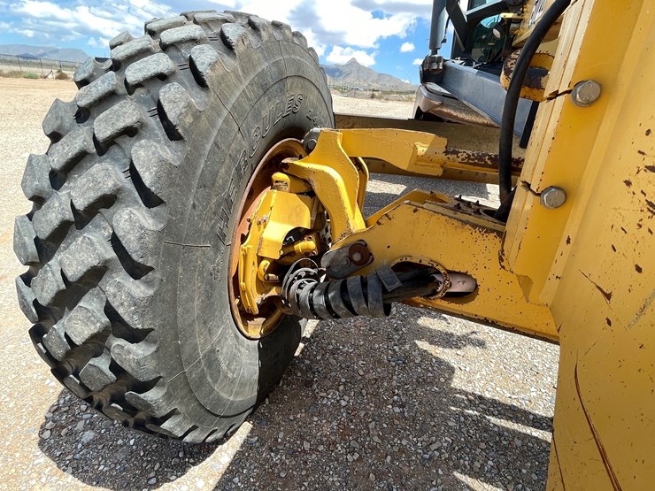 deere-672d-image-70