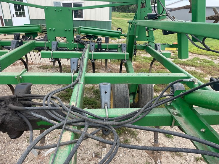 john-deere-2210-image-31