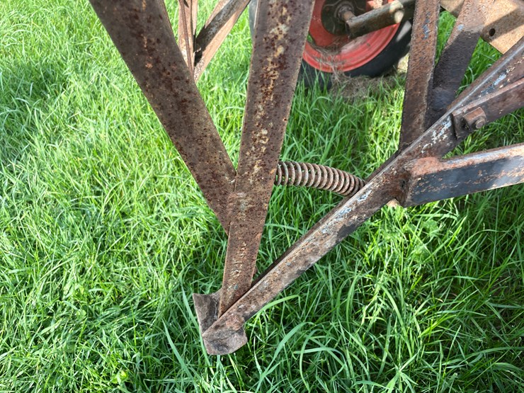 #5478-•-new-idea-pto-driven-buzz-saw-image-15