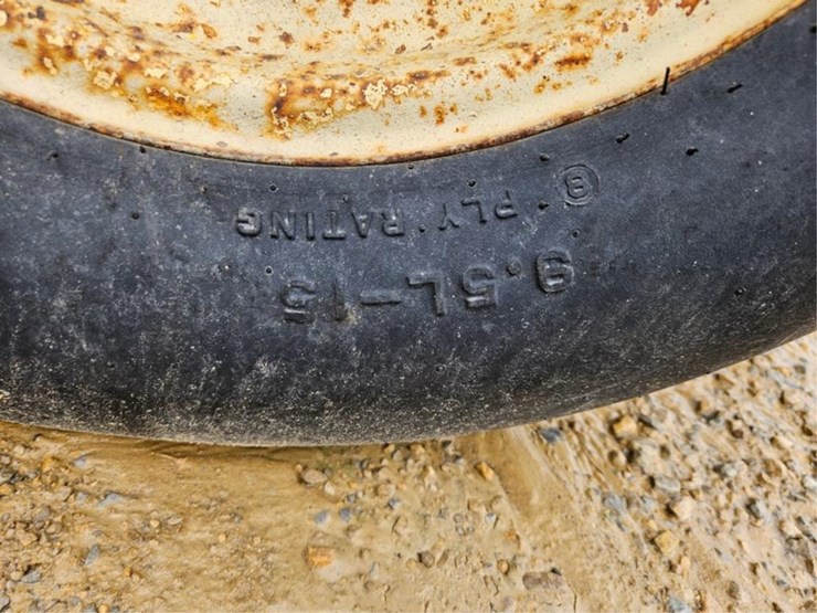 john-deere-8100-image-28