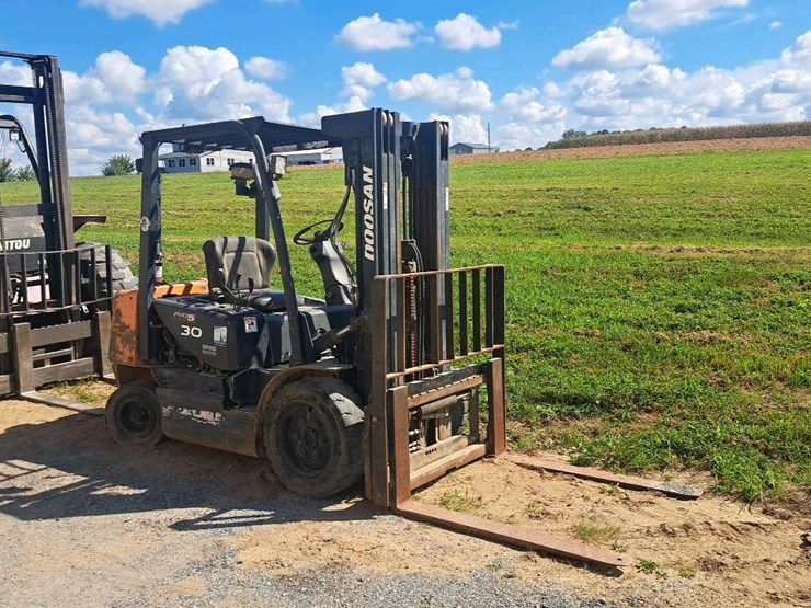#307-•-doosan-30-pro-5-forklift*-image-2