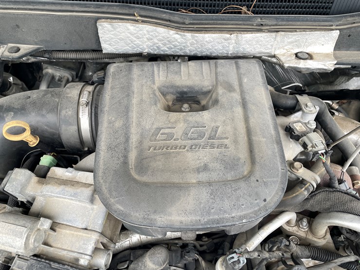 #112-•-2015-chevy-2500-diesel-4x4-pickup-(has-wi-title)-image-39