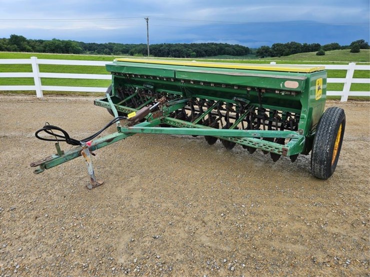 john-deere-8300-image-1