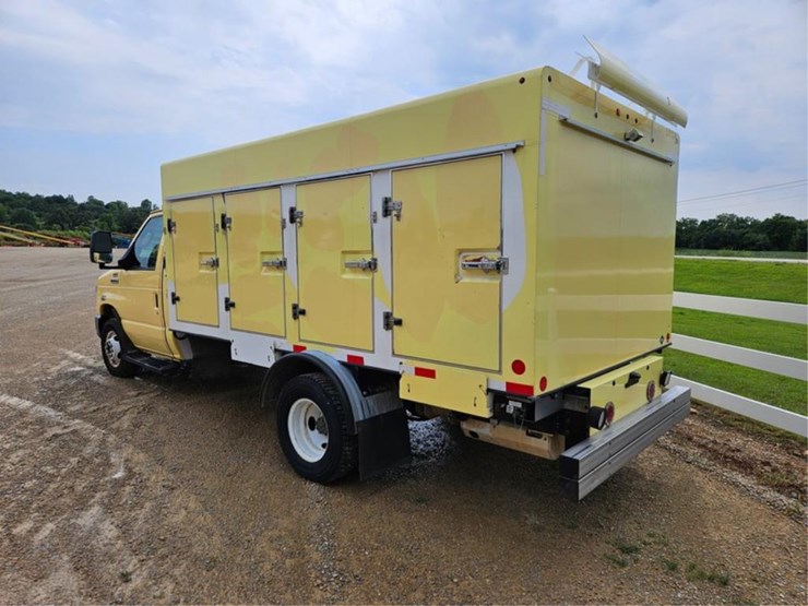 2019-ford-e450-image-3