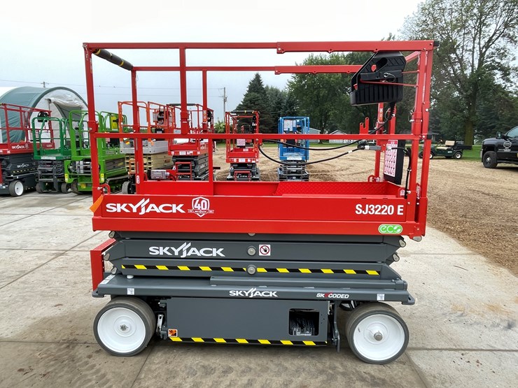 #126-•-2025-skyjack-sj3220e-scissors-lift-image-5