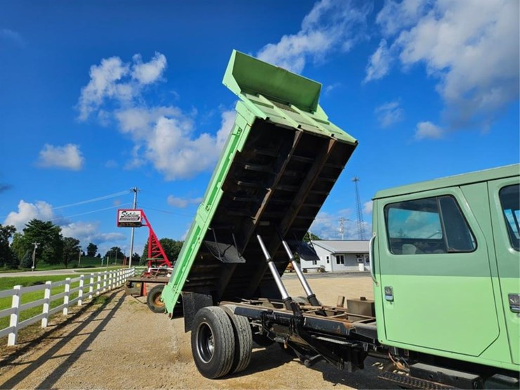 #384-•-1995-ih-4900-crew-cab-dump-truck-image-19