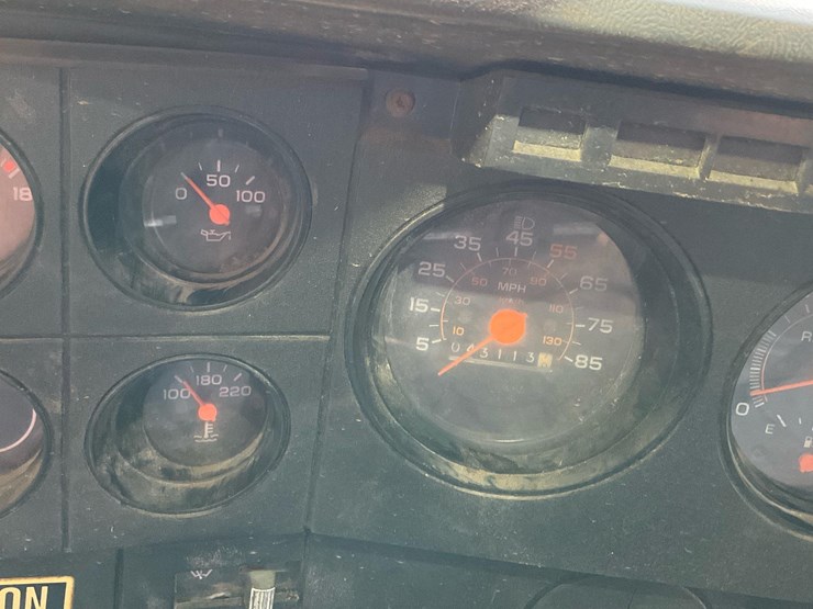 #220-•-1990-chevy-60-dump-truck-image-41