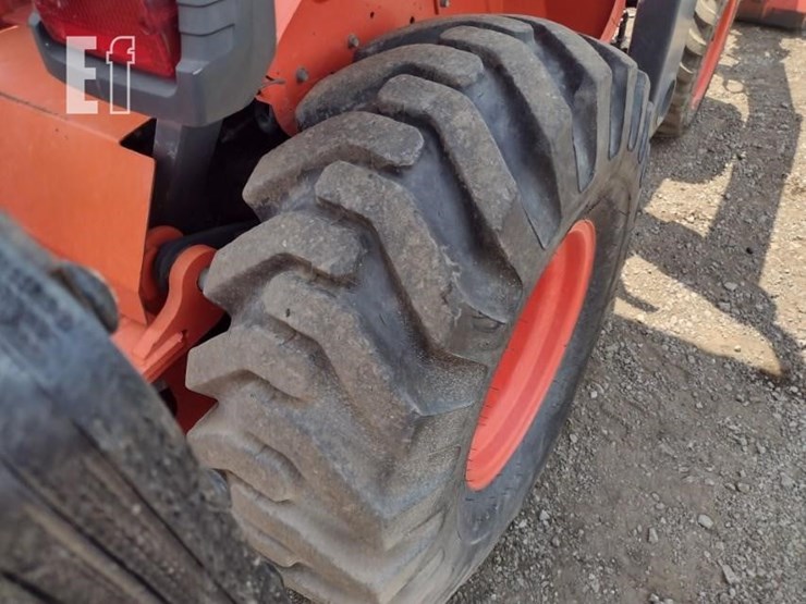 16-kubota-b26tlb-tractor-8242-image-24