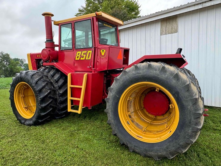 1976-versatile-850-image-25