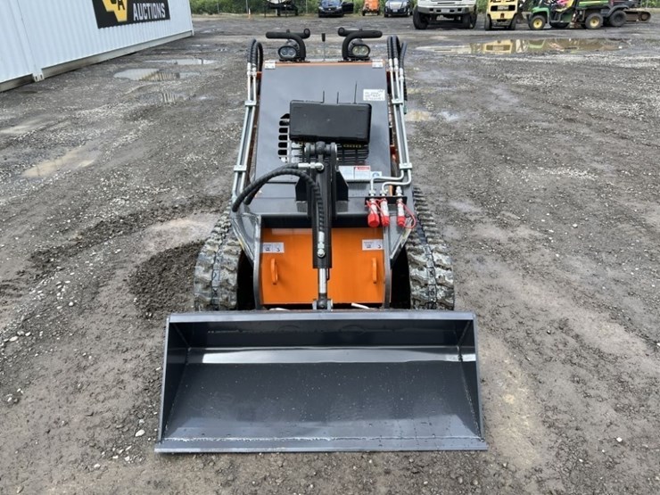 2025-land-hero-ldh-460-mini-compact-track-loader-image-8