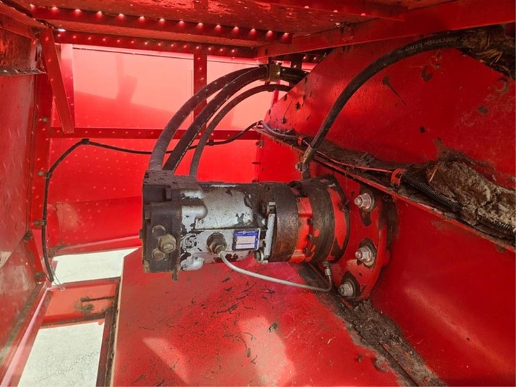 massey-ferguson-8570-image-28