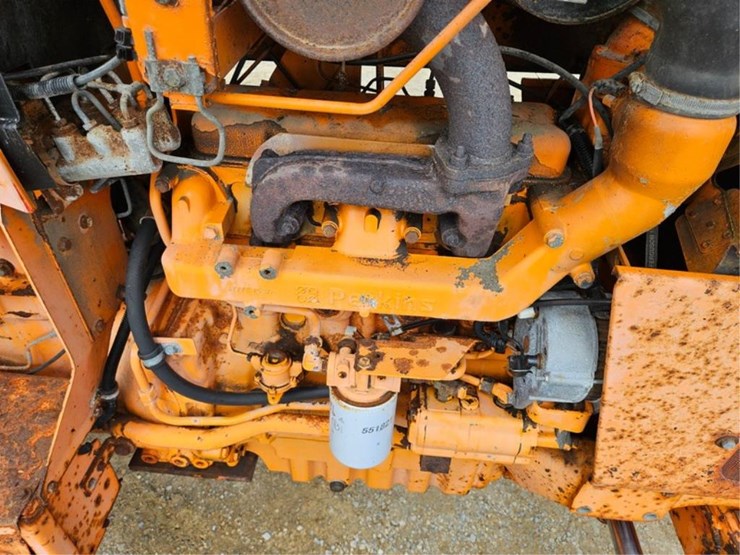 massey-ferguson-383-image-11