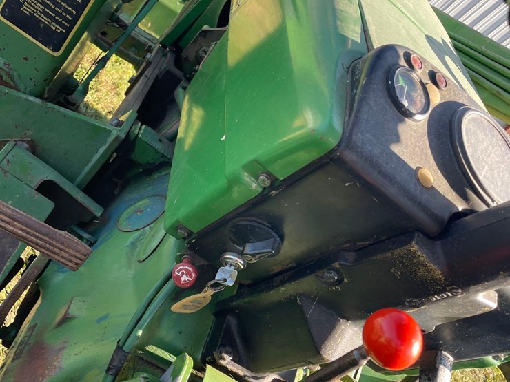 john-deere-2040-image-30