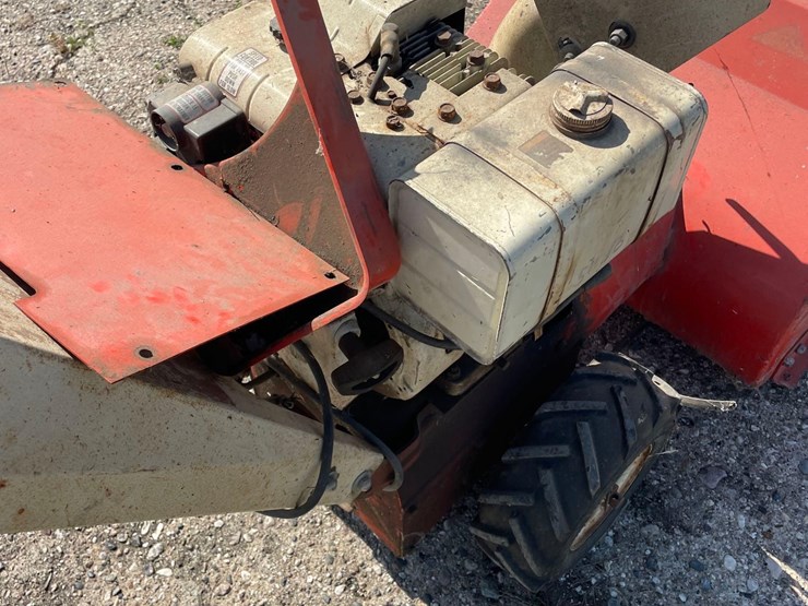 arends-26”-snowblower-image-10