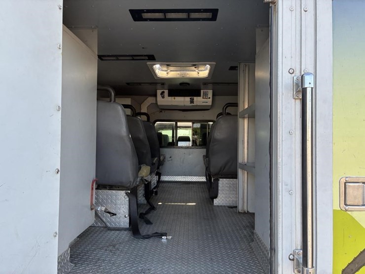 2012-ford-f550-image-10