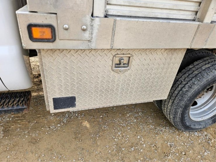 2011-ford-f350-image-13