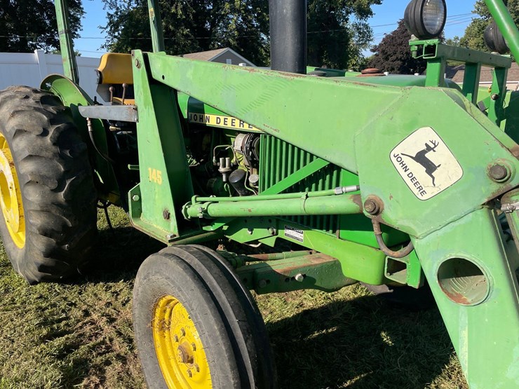 john-deere-2040-image-12