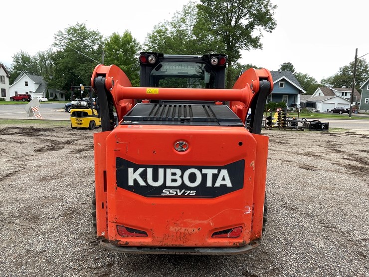 2016-kubota-ssv75-image-6