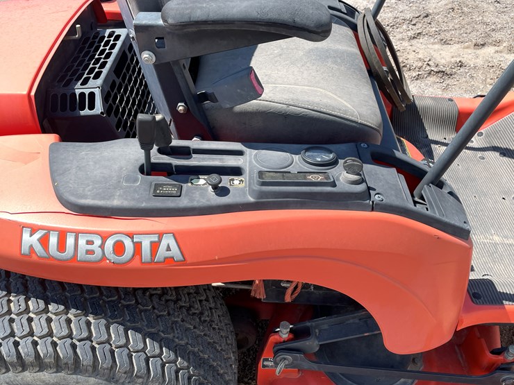 #2005-•-kubota-zero-turn-mower-image-17