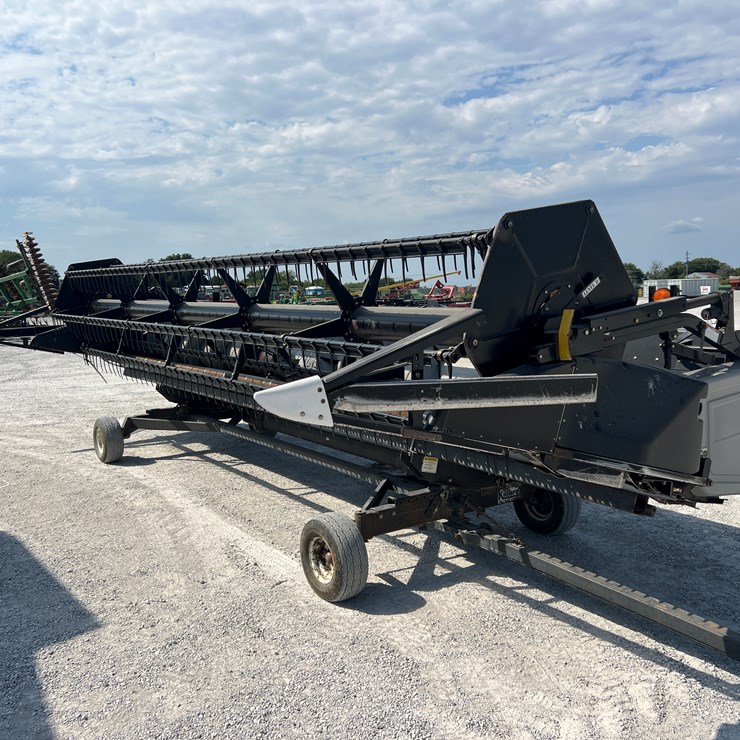 2004 GLEANER 8000