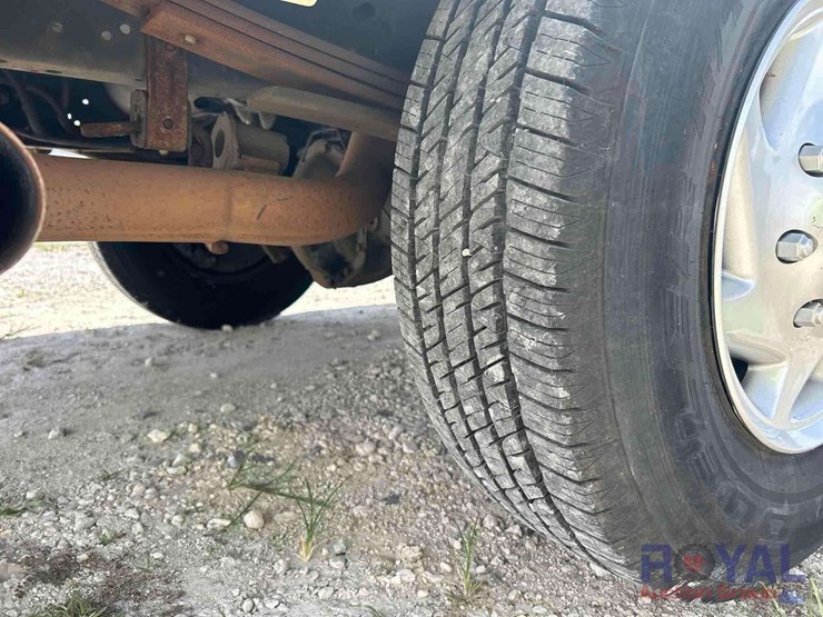 2008-ford-cargo-image-19