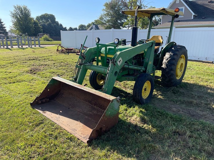 john-deere-2040-image-3