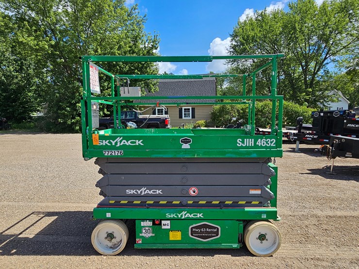 #129-•-2015-skyjack-sj-4632-scissors-lift-image-8