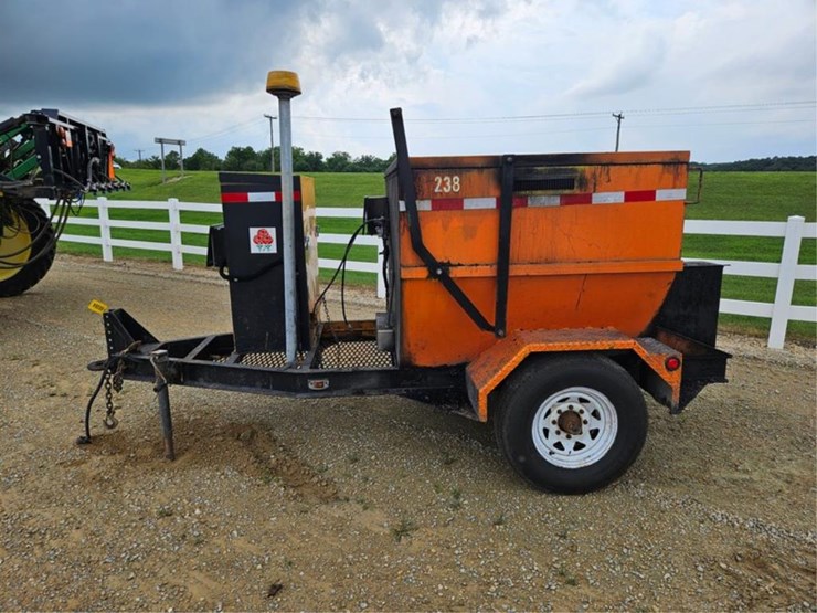 #354-•-km-industries-hot-box-asphalt-trailer-image-2