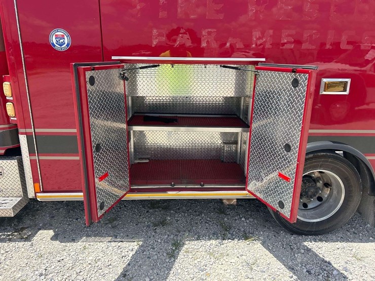 2009-freightliner-m2-106-medtec-ambulance-image-20