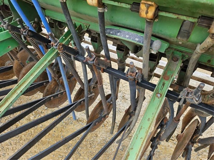 john-deere-8100-image-29