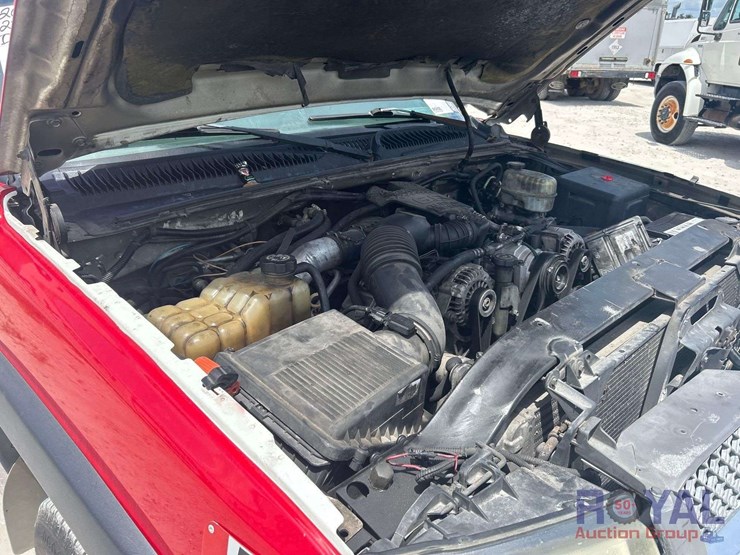 2003-chevrolet-silverado-image-8