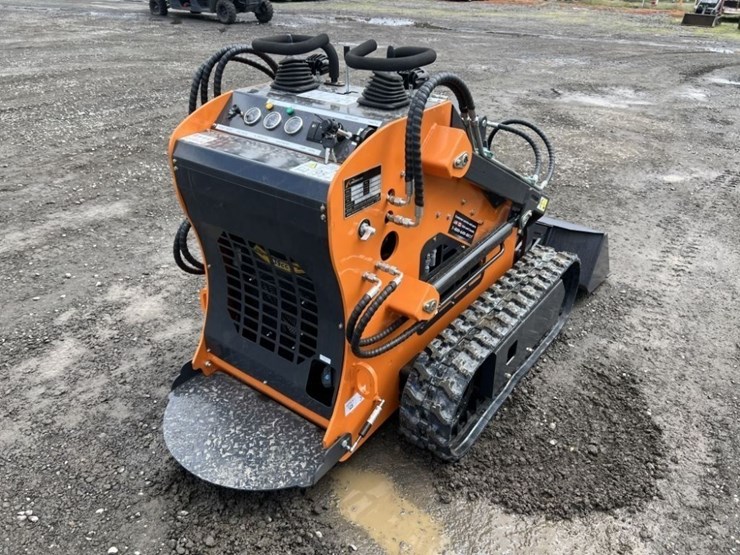 2025-land-hero-ldh-460-mini-compact-track-loader-image-4