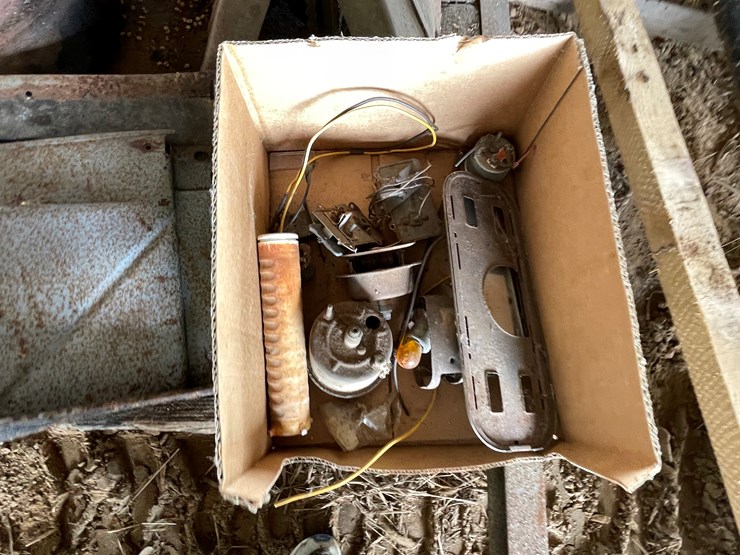 #5530-•-miscellaneous-car-parts-image-7