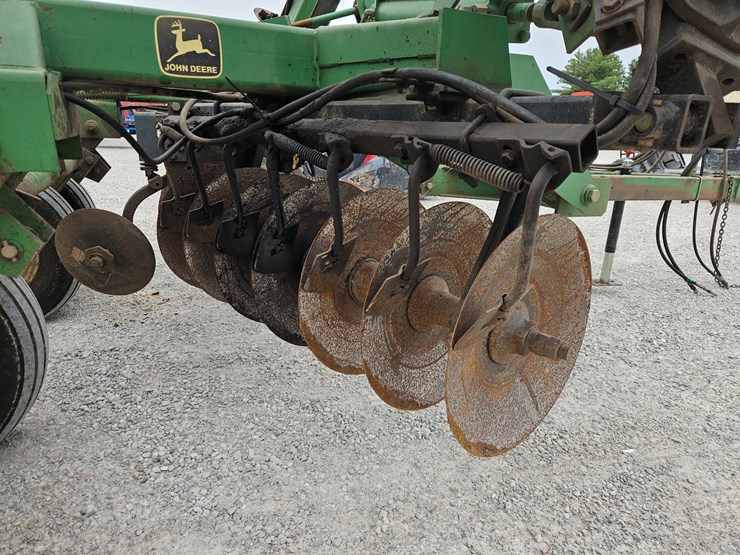 john-deere-630-image-16