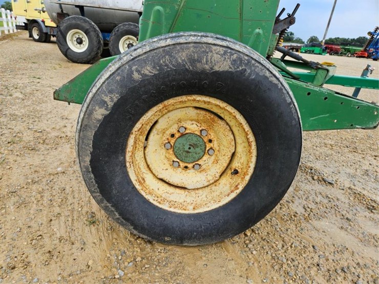 john-deere-8100-image-26