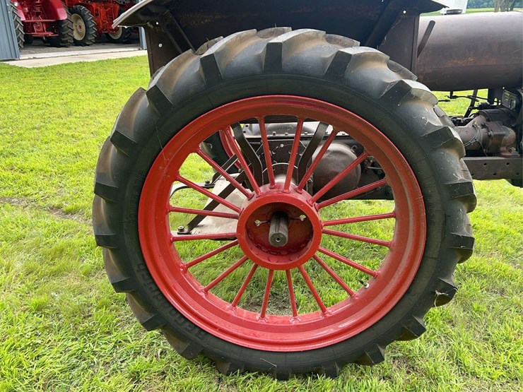farmall-f12-image-38