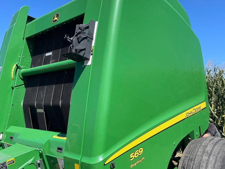 2017-john-deere-569-premium-image-7