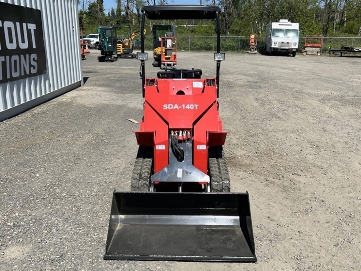 2025-agt-sda-140t-mini-compact-track-loader-image-8