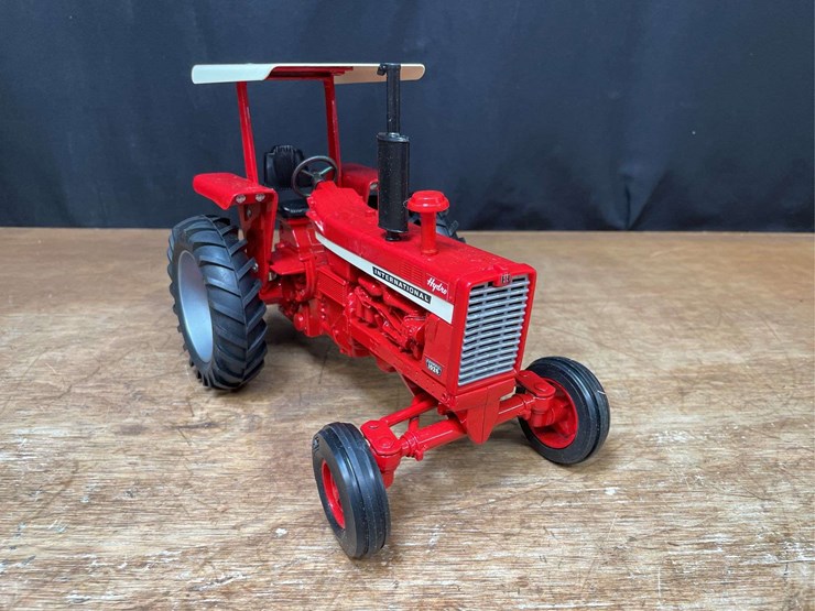 1/16-ih-1026-1997-sfts-nib-ertl-image-10