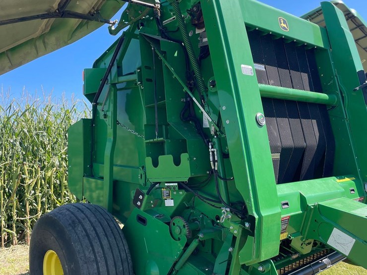 2017-john-deere-569-premium-image-16
