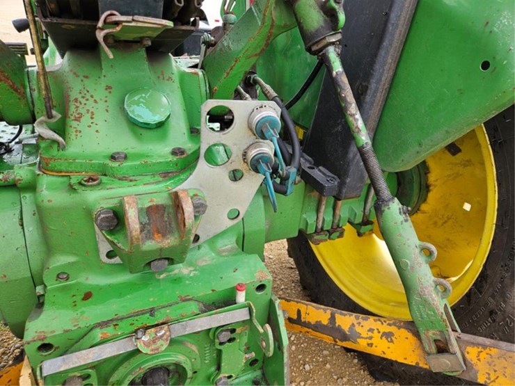 john-deere-2155-image-17
