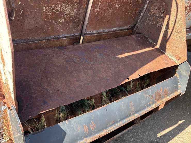 pro-twin-slinger-8030-manure-spreader-image-22