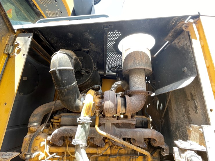 deere-672d-image-49