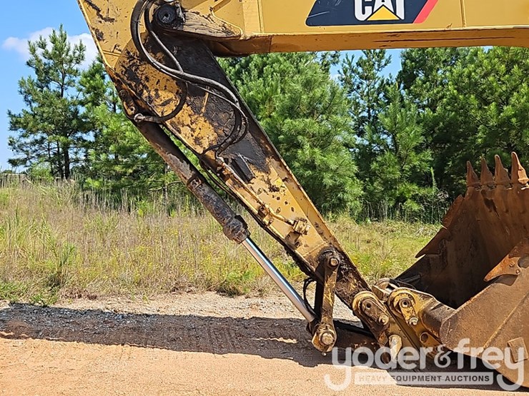 2016-caterpillar-336fl-image-15