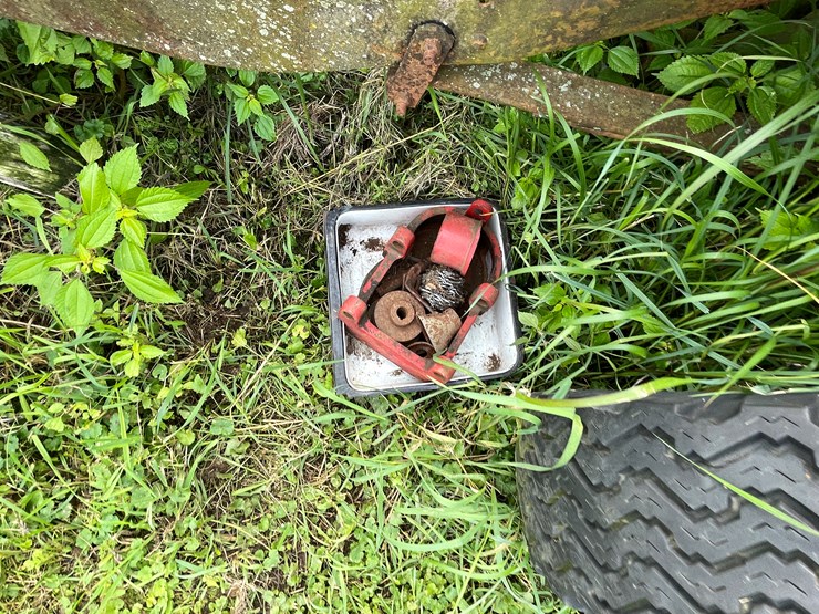#5497-•-scrap-iron-pile-image-4