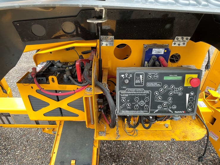 #108-•-2021-haulotte-3522a-towable-boom-lift-image-22